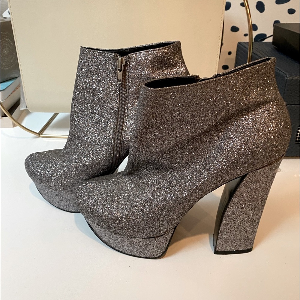 ***BEYONCÉ RENAISSANCE TOUR*** Silver Dolce Vita glitter disco booties